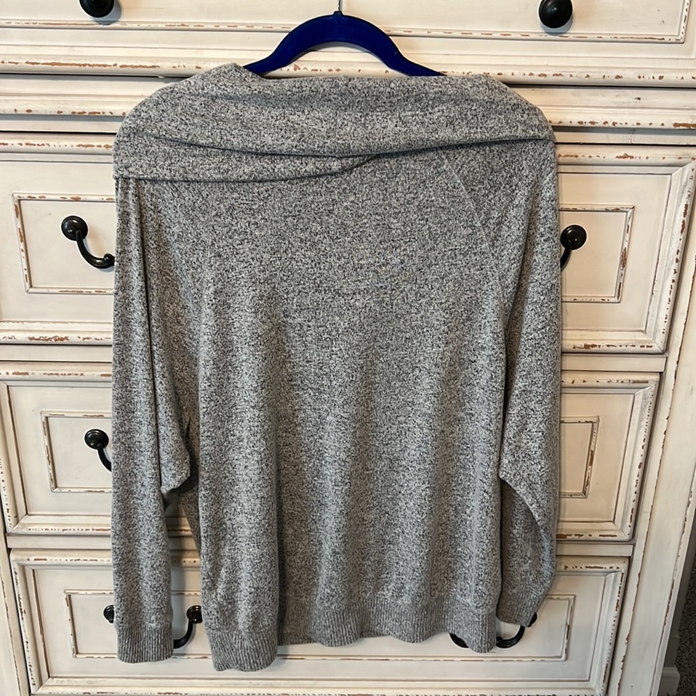 Express Off-The-Shoulder Sweater - Picture 3 of 4